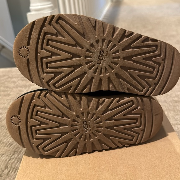 Black sparkle UGGs excellent condition - Picture 5 of 5